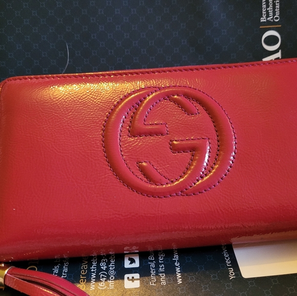 Authentic Gucci soho pink wallet💗 Lots of card slots. Get your Gucci on. - Picture 2 of 11
